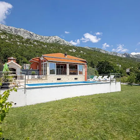 Holiday home Lovely In With Outdoor Swimming Pool Dubrava (Split-Dalmatia)
